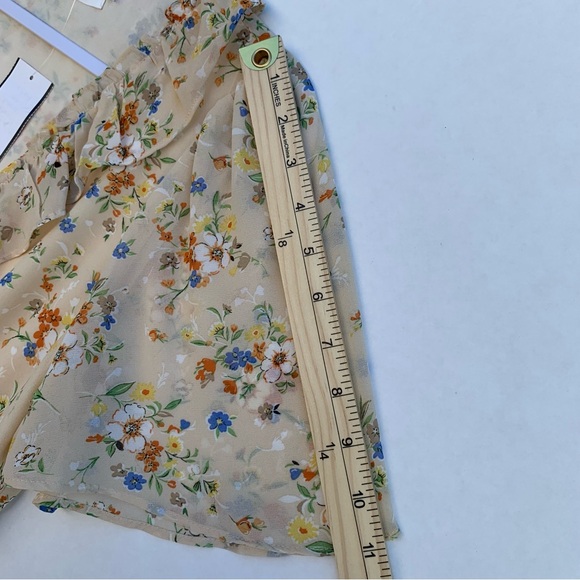 ASTR The Label Flutter Sleeve Cream Yellow Floral Smocked Top Women Size Small - Picture 15 of 16